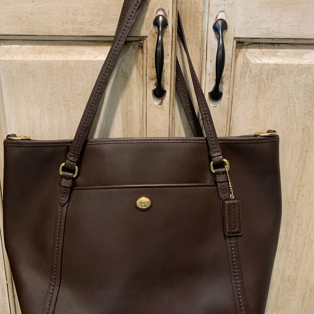 Elegant Coach Brown Leather Tote Bag